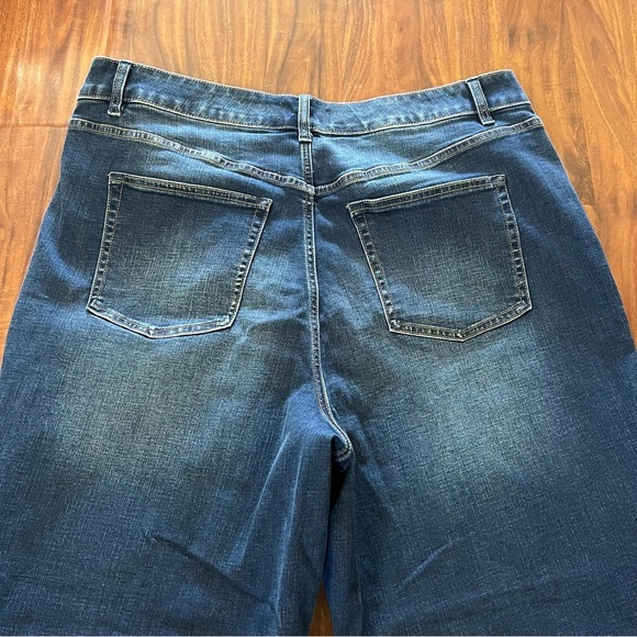 Lane Bryant Signature Fit High-Rise Girlfriend Straight Jean Dark Wash size 18 - Picture 8 of 8